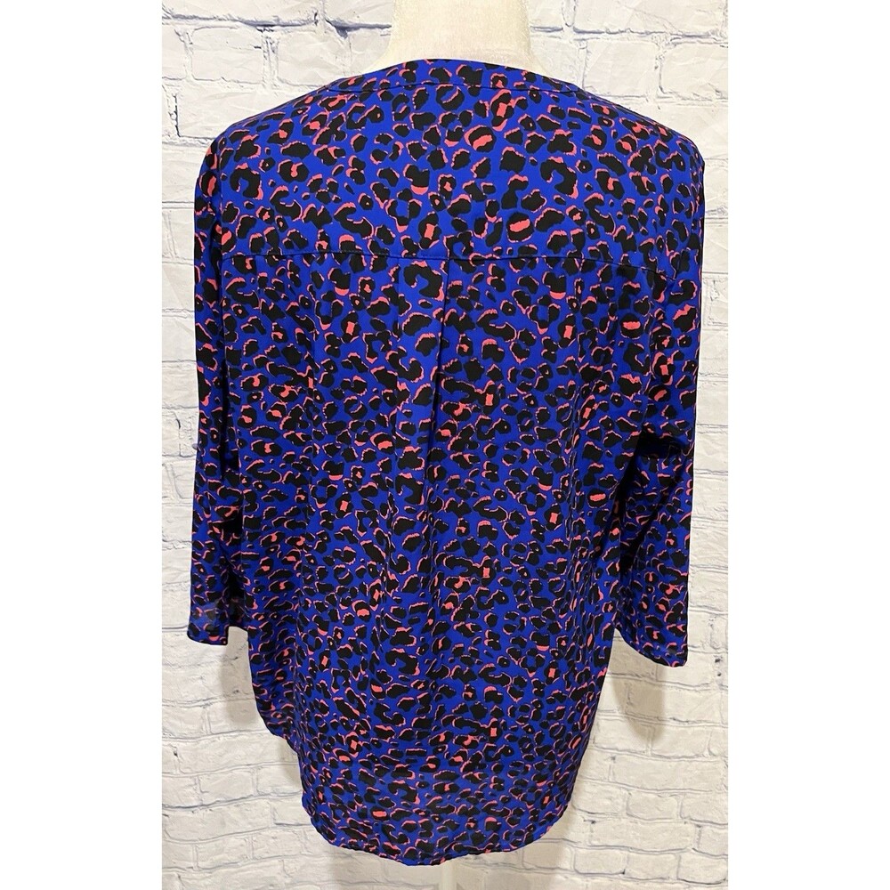 Torrid Size 0 Blue Pink Cheetah Print Blouse Top Career Lightweight Large 12 - Picture 5 of 8